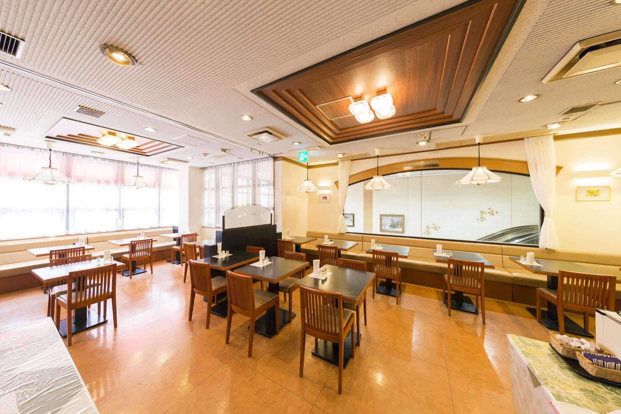 Dai-Ni Sunny Stone Hotel Суйта Экстерьер фото